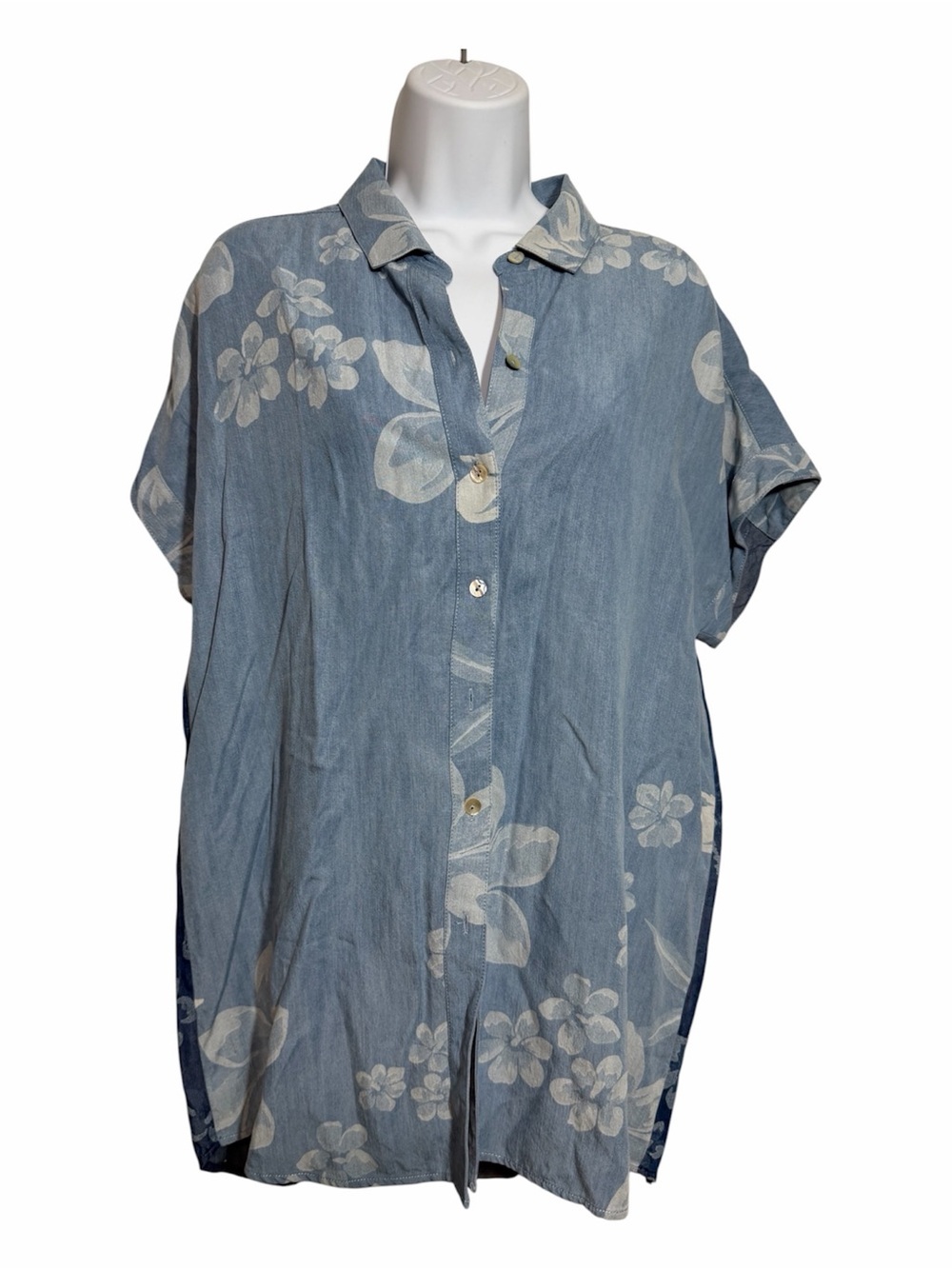 Soft Surrounding Chambray Blue Floral Button-Up Tunic Shirt Size Small Travel